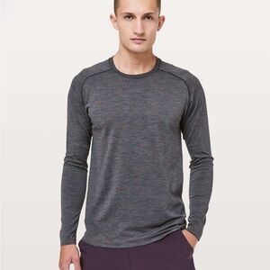Lululemon Metal Vent Tech Long Sleeve
Darkside / Point Grey / Black / Red XL
